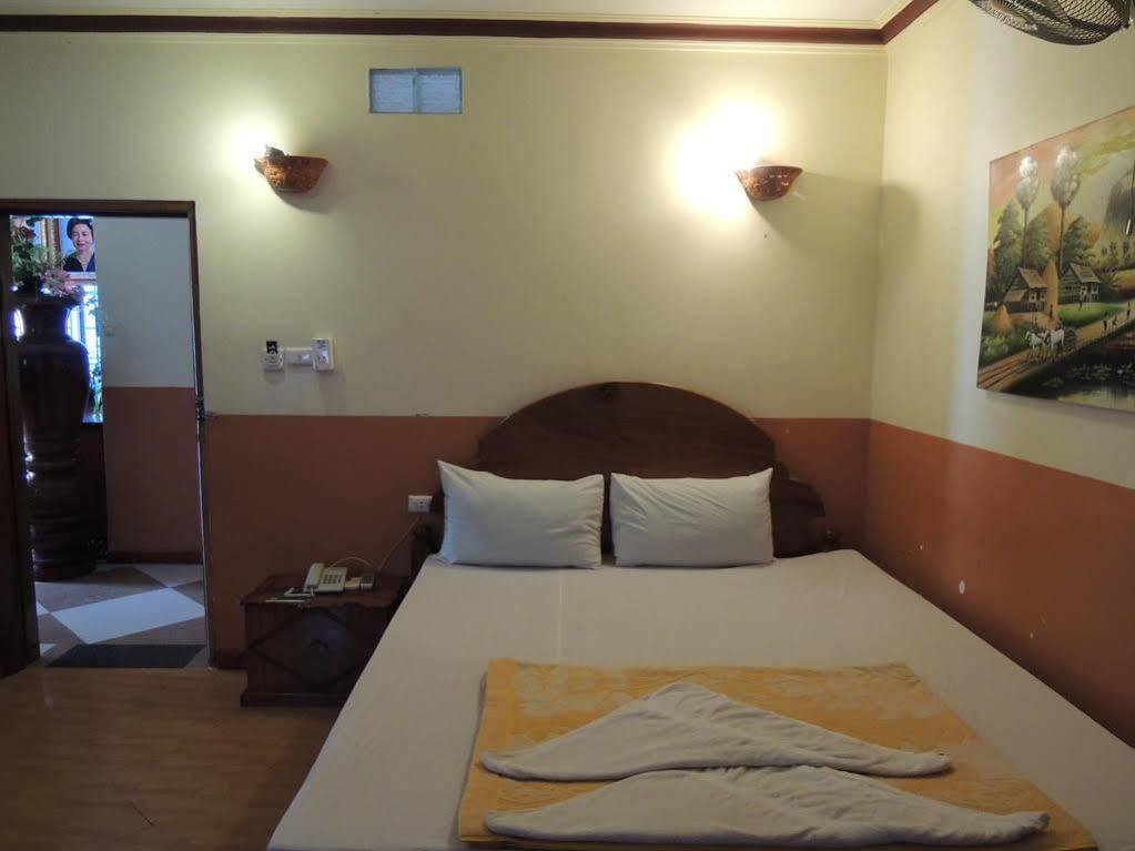 Thy Ny Hotel Battambang Exterior foto