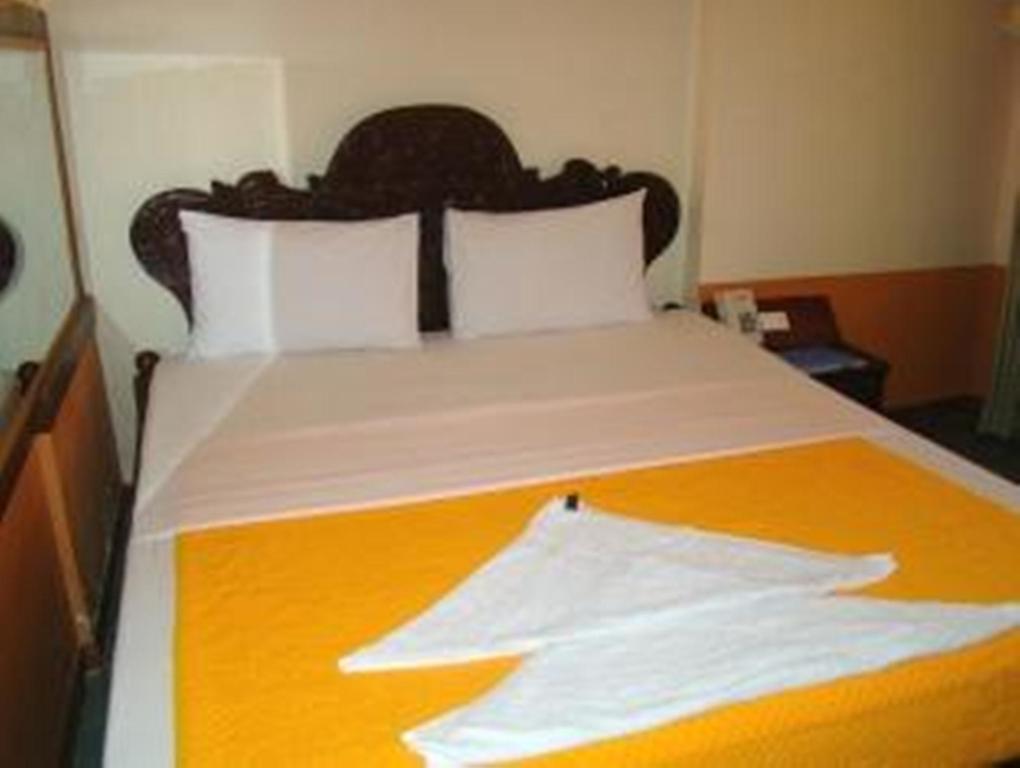 Thy Ny Hotel Battambang Exterior foto