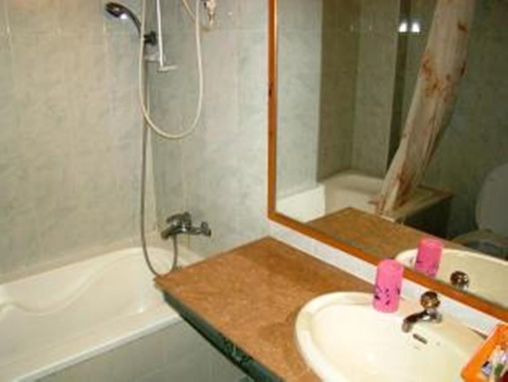 Thy Ny Hotel Battambang Exterior foto
